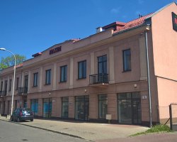 Hostel Maxim - widok od strony ulicy Śnieżnej (Praga)