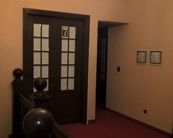 Hostel Maxim - przedpokój na pierwszym piętrze